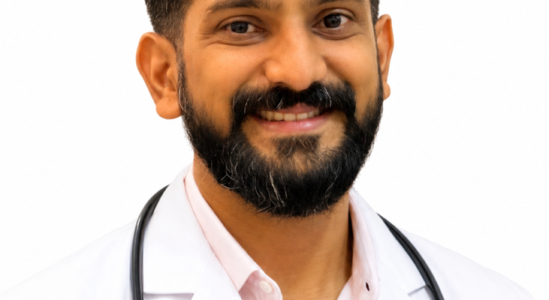 Dr-Ashutosh-Kharche-952x956-2